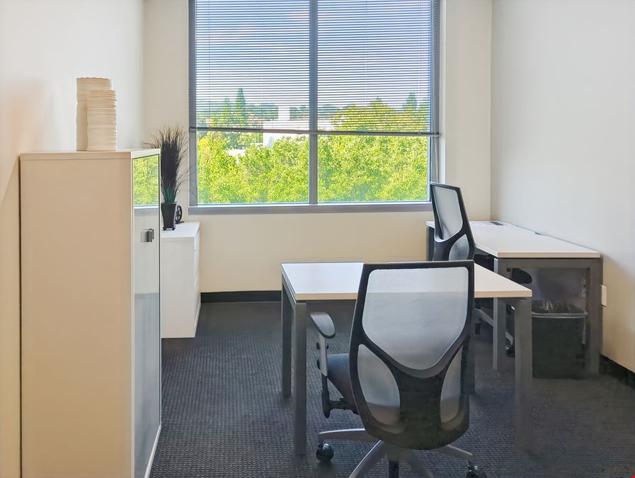 CA, Pleasanton - Corporate Commons