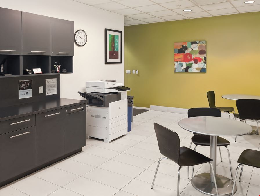 TX, Bee Cave - Hill Country Galleria