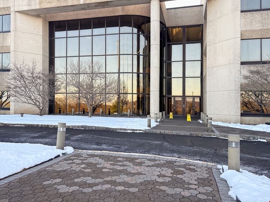 Regus - Hampton - Frontage Rd