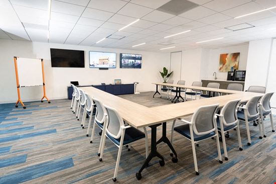 Preview of Arlington Rosslyn Office Evolution Office space for Rent in Arlington