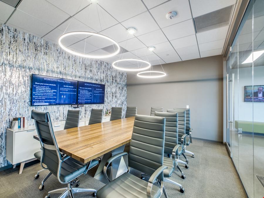 2001 Timberloch Place