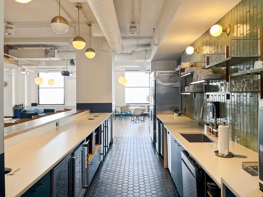 IL, Chicago - 332 S Michigan Avenue