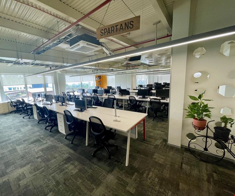 Iksana Workspaces - Chrysler Tech Centre