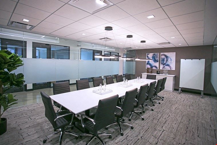 14 Person Meeting Room