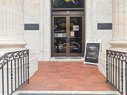 Regus - Savannah - 22 Bull St