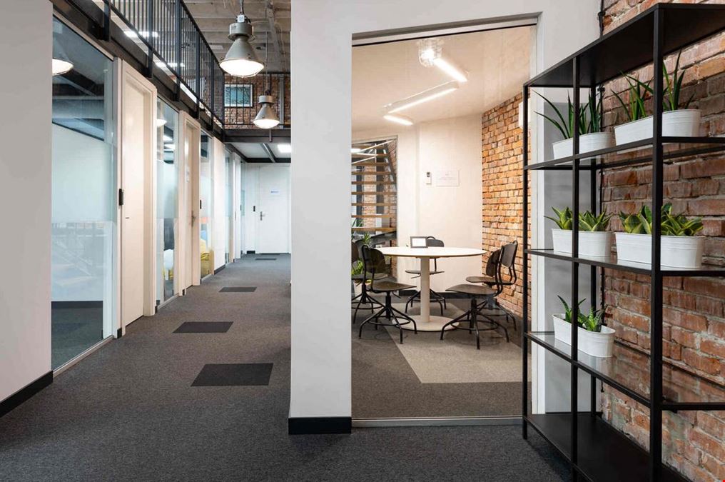 Cluster Pl. Inwalidów