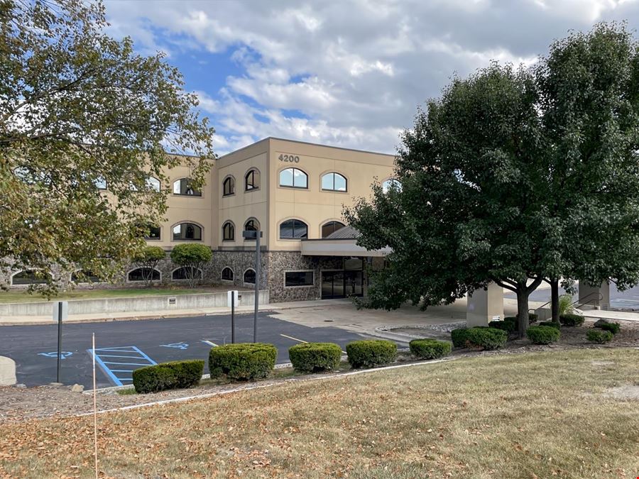 MI, Saginaw - Fashion Square Blvd