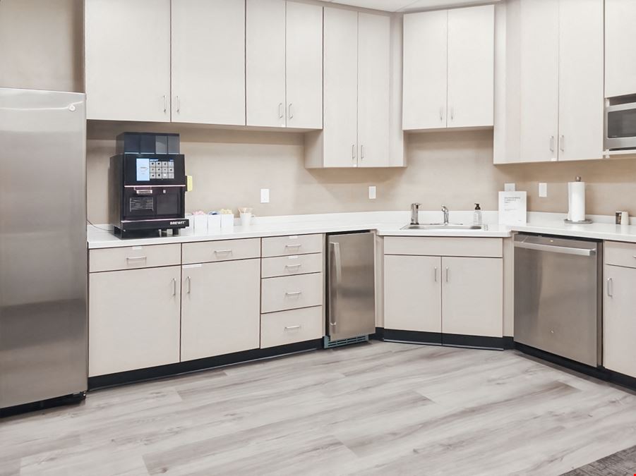 Regus - Overland Park - Metcalf Avenue