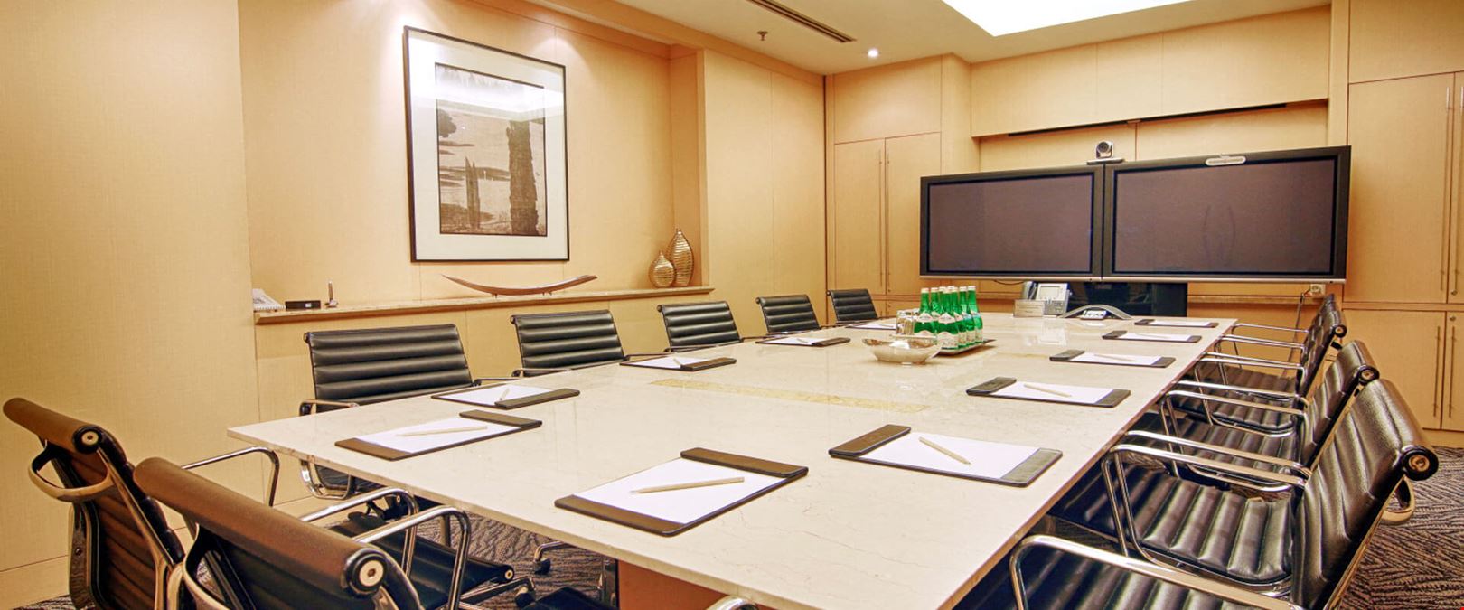 CEO Suite - Jakarta - Wisma GKBI