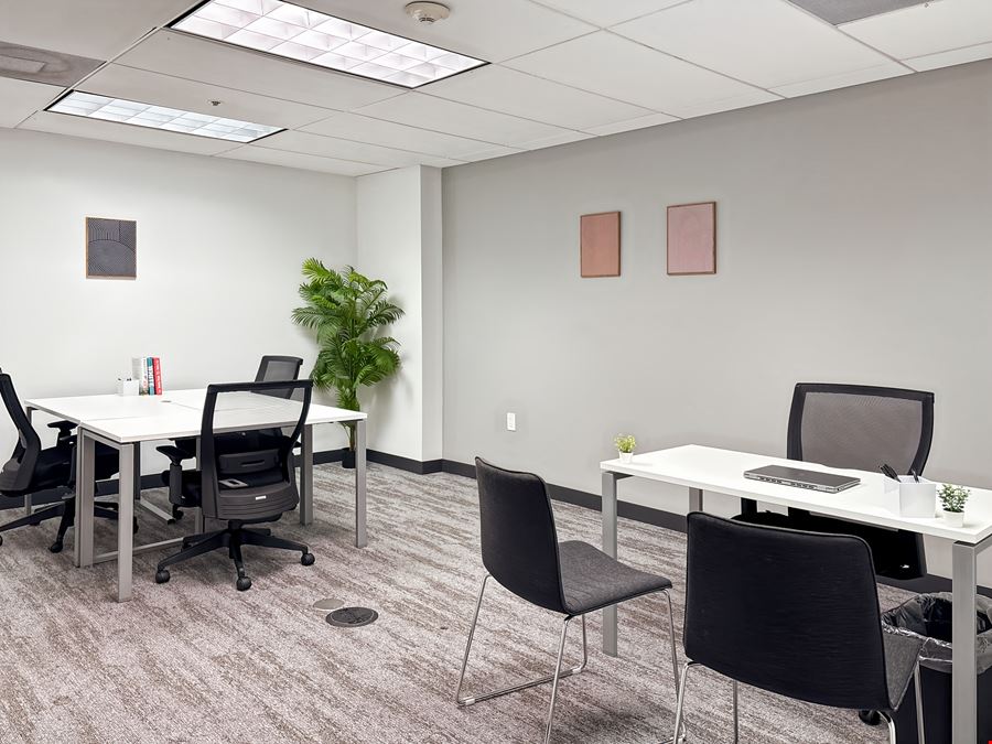 FL, Fort Lauderdale- 100 N. Federal Highway