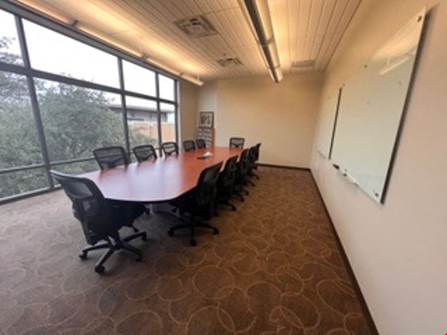 Dwell Coworking - Oak Hill