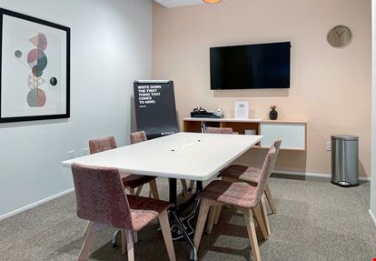 NC, Raleigh - Spaces Crabtree Terrace