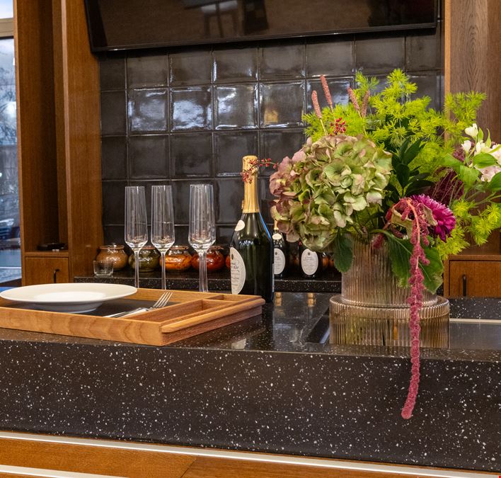 THE GATE BERLIN - CATEEN