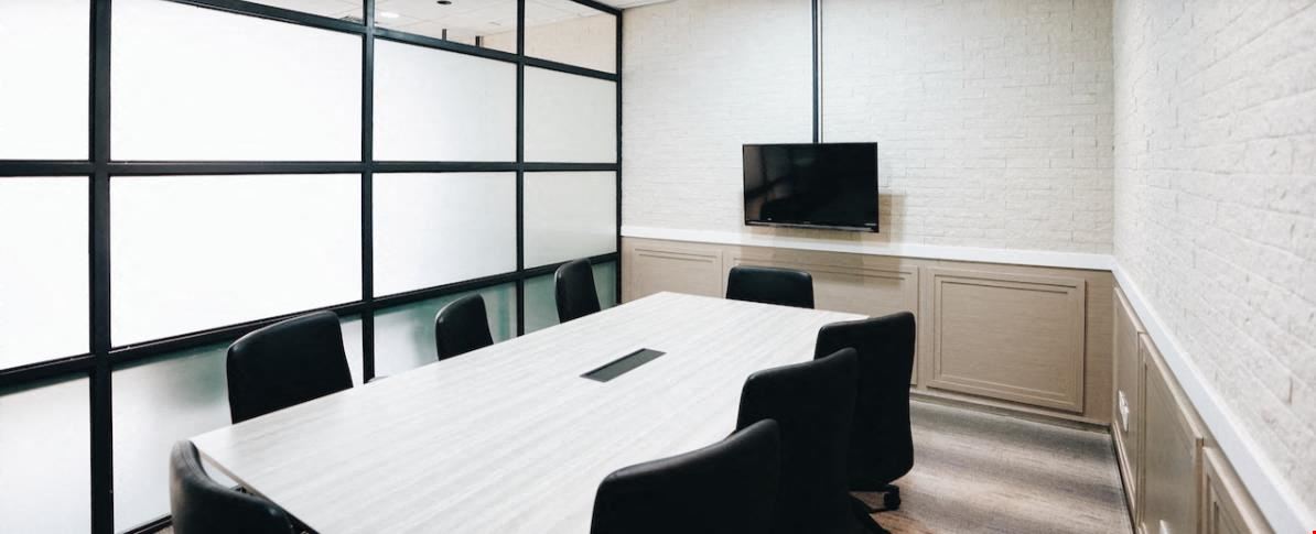 Uptown Serviced Office