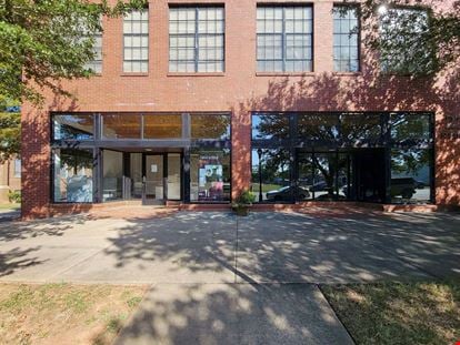 Regus - 222 N Lafayette St