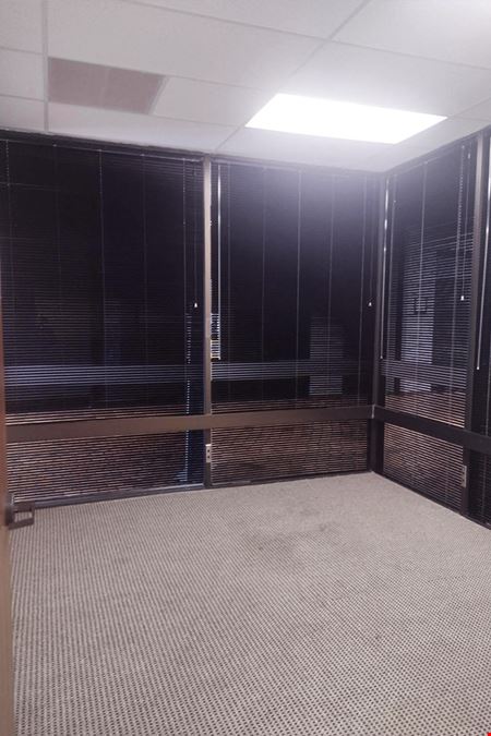 340-350 N Sam Houston Pkwy E