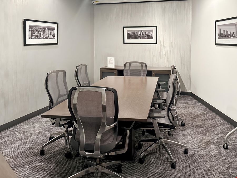 CA, Oxnard - Topa Financial Plaza