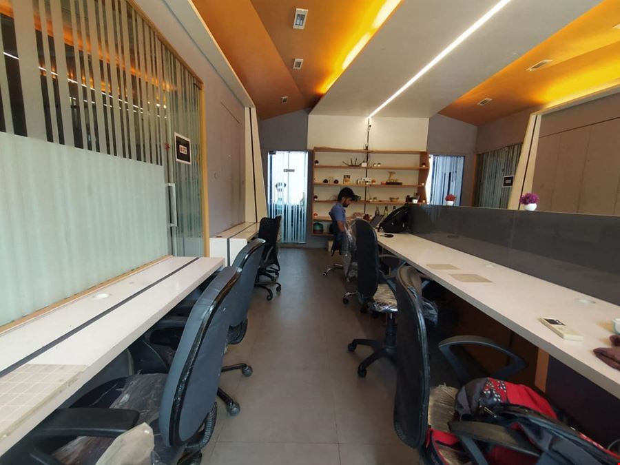 Toutle Space - Satwant Villa