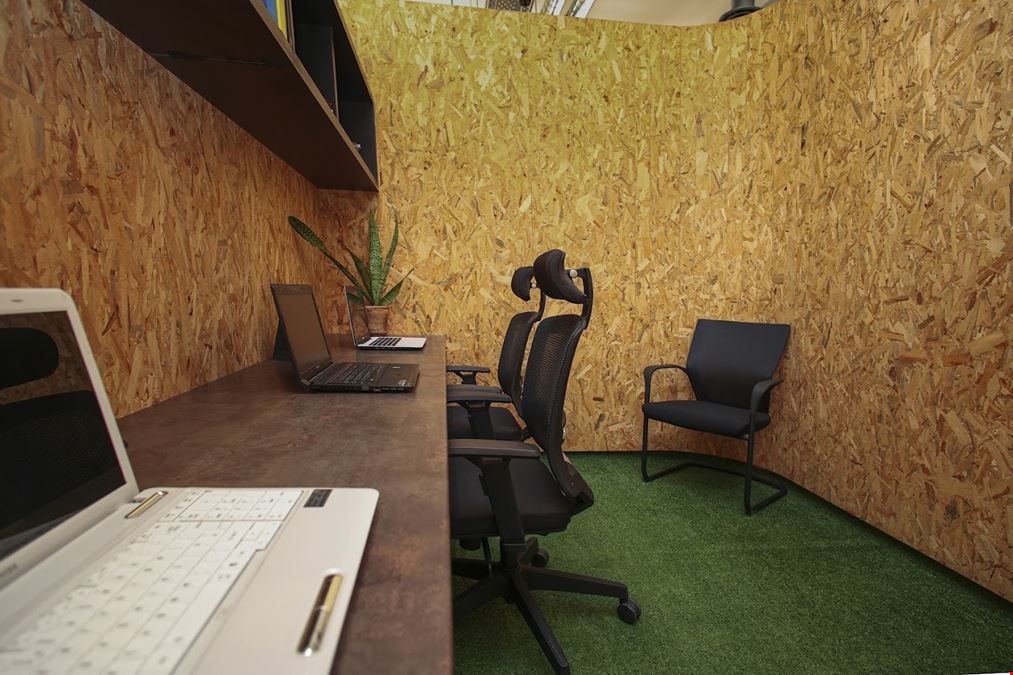 Maisy's Office House