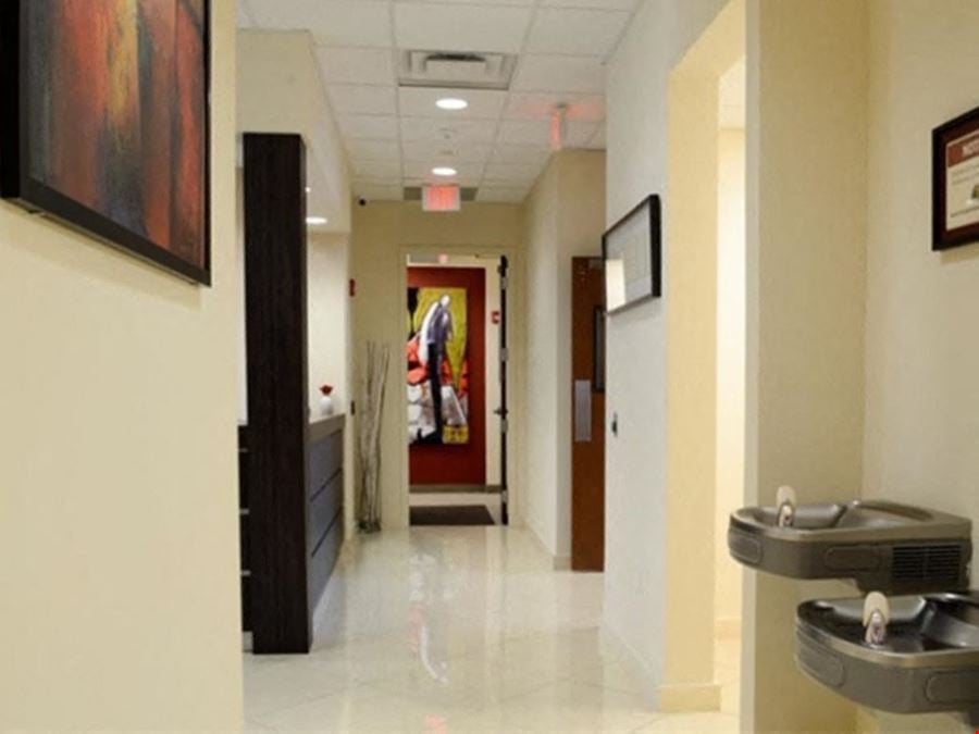 Hampton Business Center - Pines - Hampton Business Center-Pines
