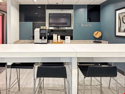 CA, Ontario - One Lakeshore