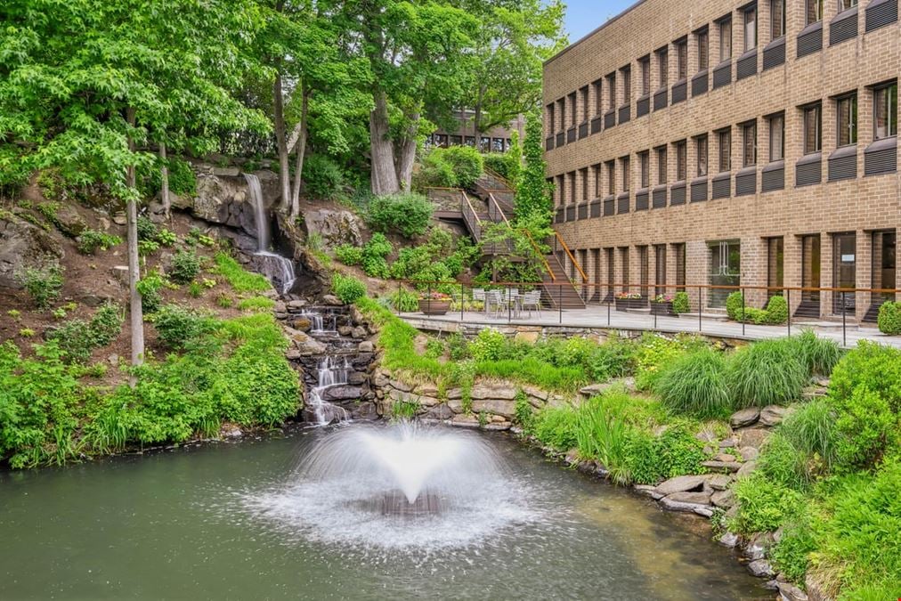 Industrious - Greenwich Office Park
