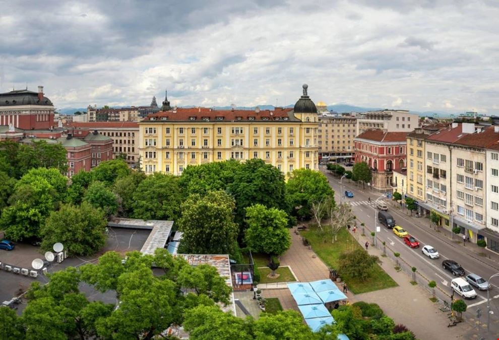 Networking Premium Coworking Space - Networking Premium Working Space - Gurko Panorama