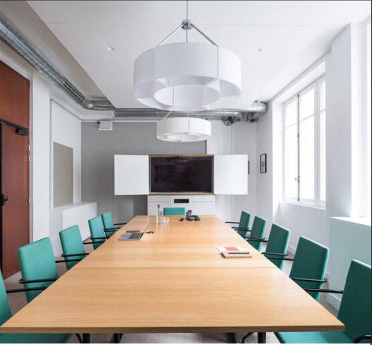 Deskopolitan Voltaire