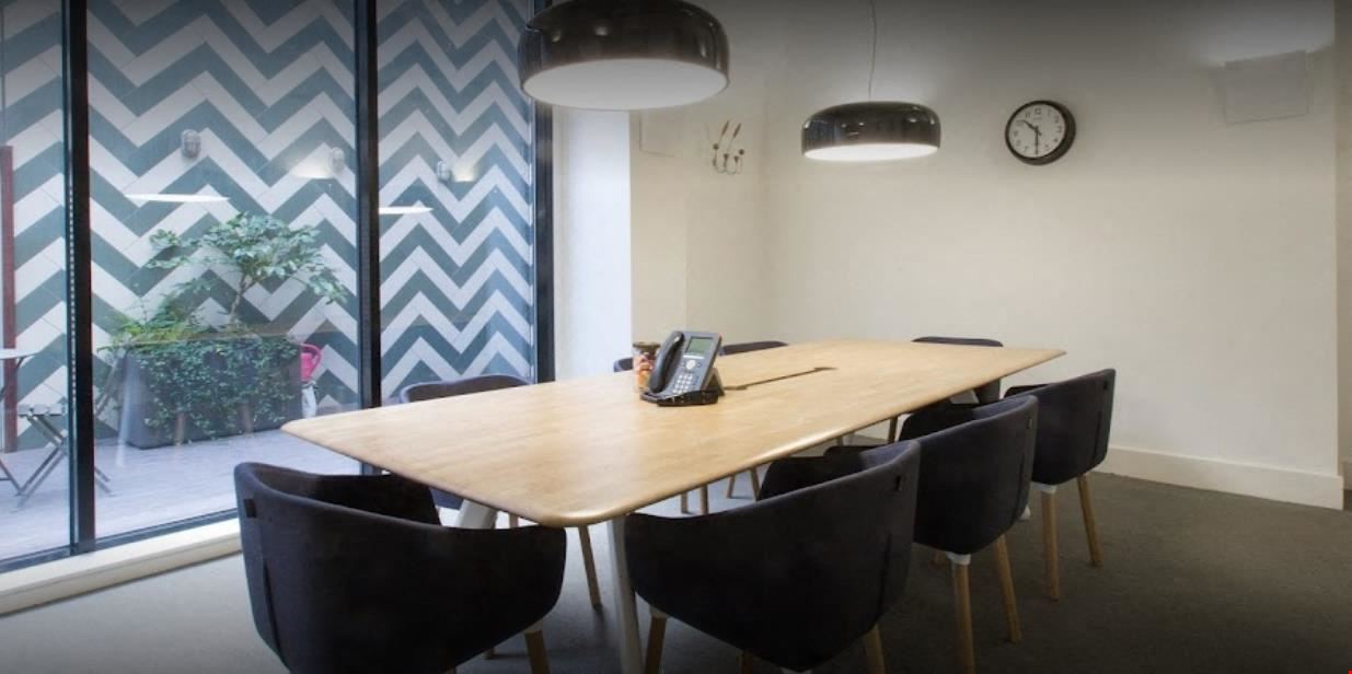 Fora - 7 Stratford Place