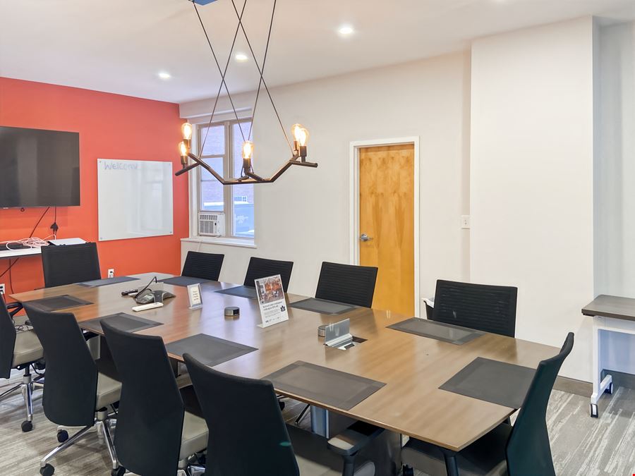 Regus - Manchester - 1087 Elm Street