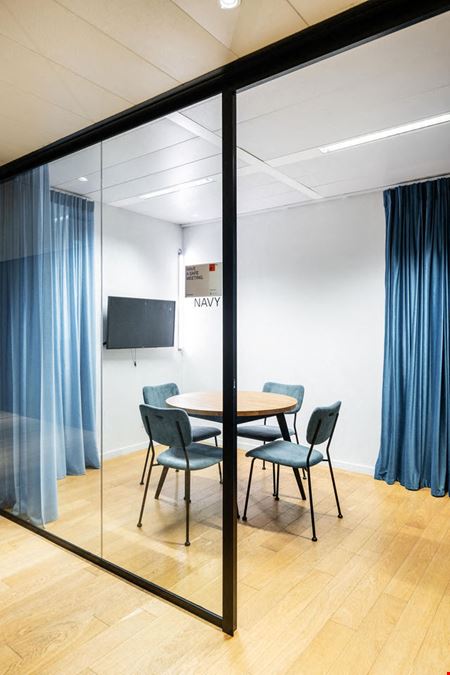 Silversquare  Louise