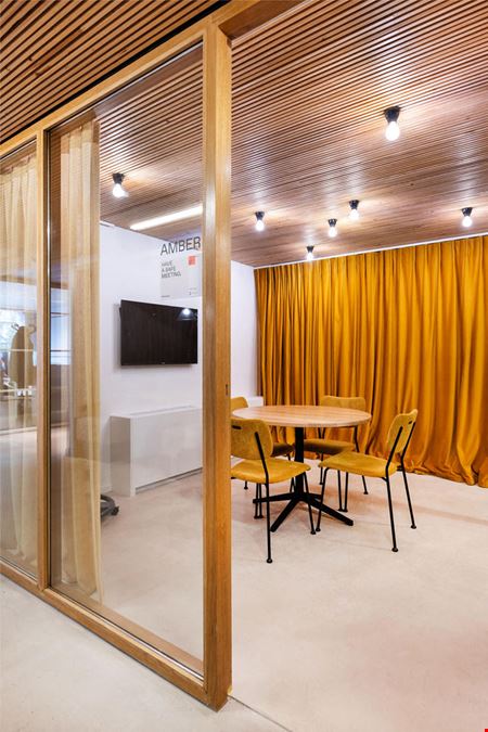 Silversquare  Louise