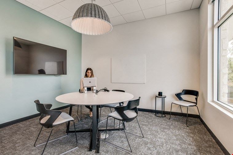Huddle/Grey Room
