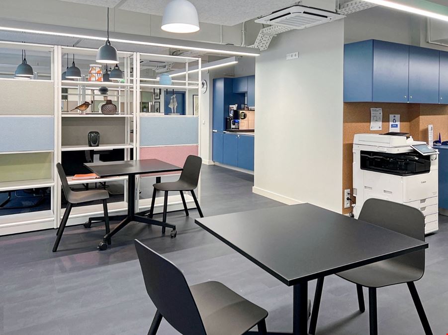 Cheltenham, Swindon Village