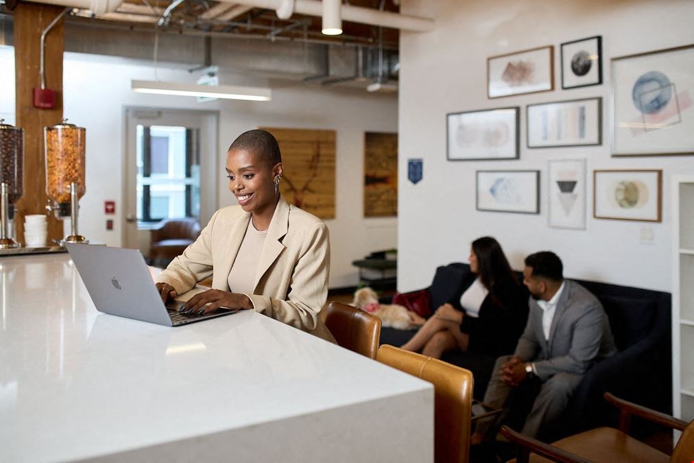 iQ Offices – 545 King Street West