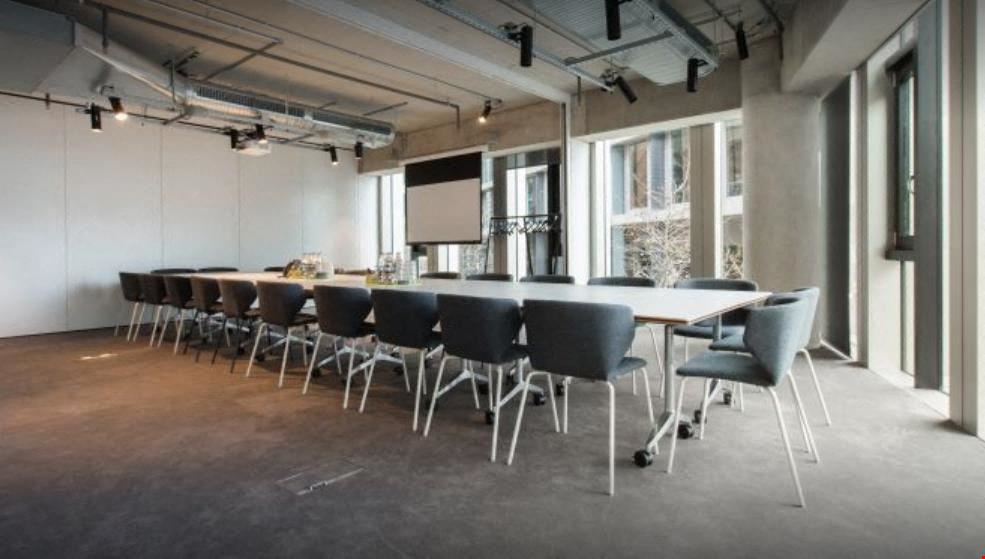 Fora - The Stanley Building