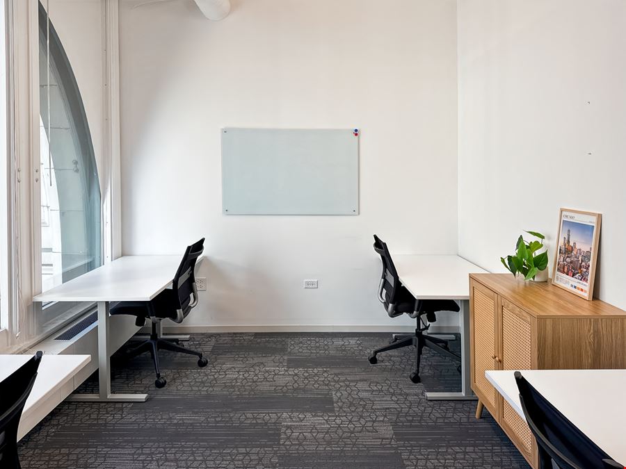 Spaces - Chicago- 1 N State Street