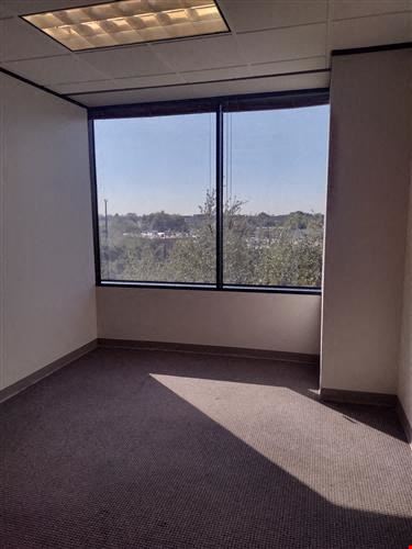 6671 Southwest Freeway