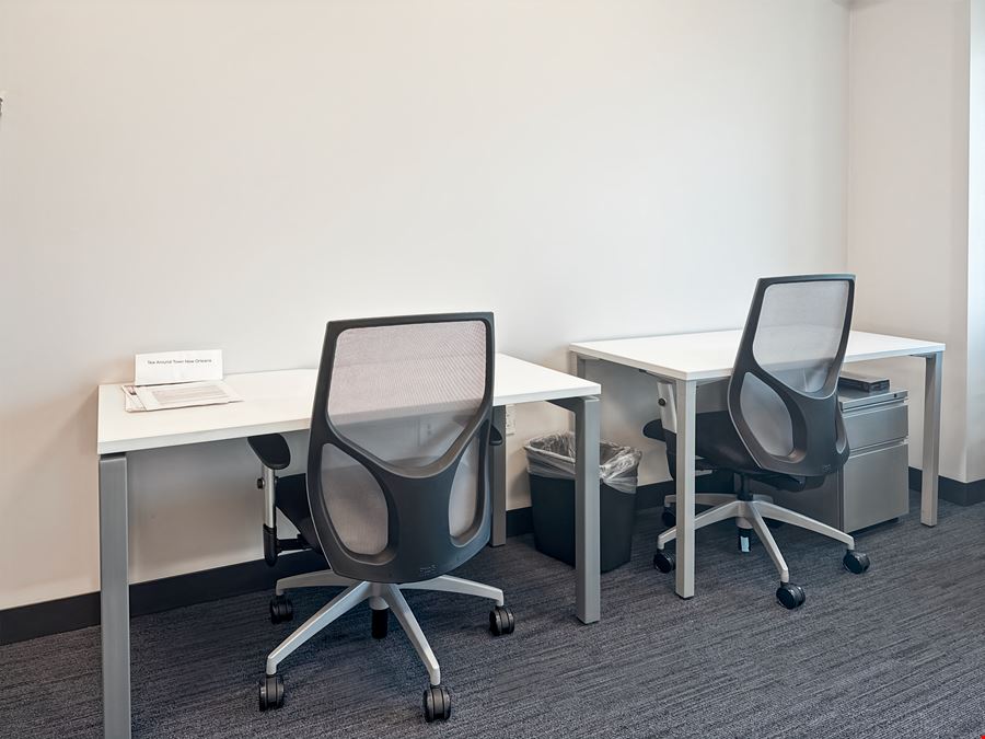 LA, New Orleans - Place St. Charles