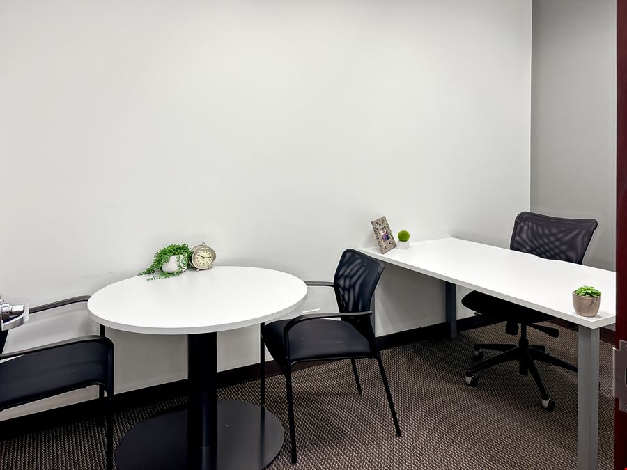 Regus - Toronto - Queen & Bay