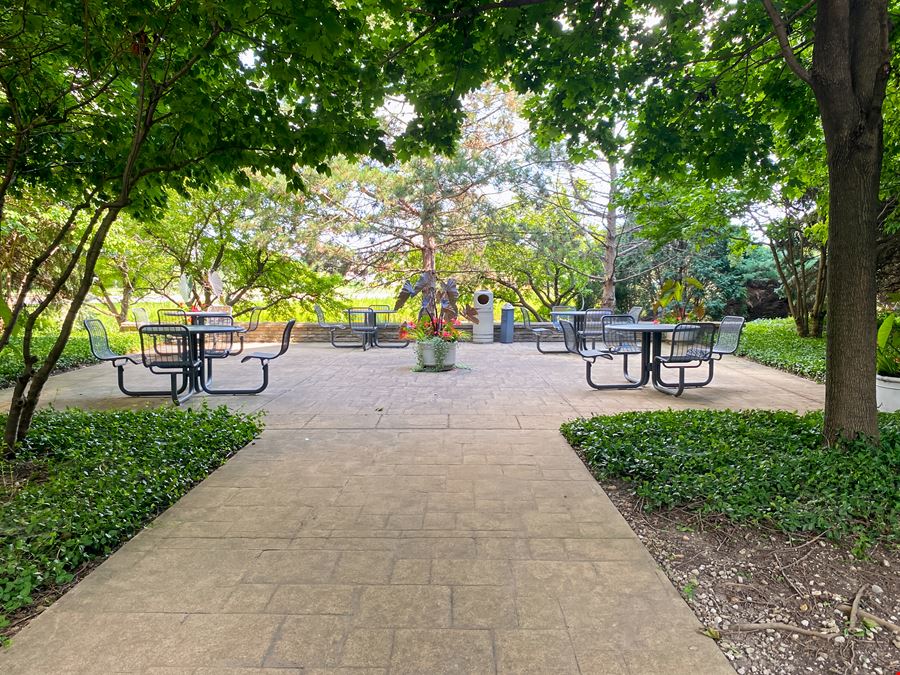 IL, Warrenville - Cantera