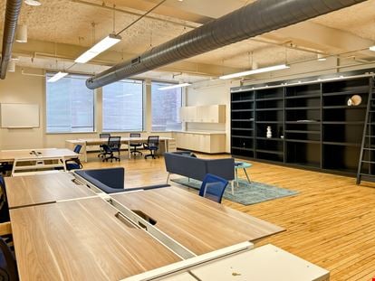 Regus - Indianapolis - E Washington Street