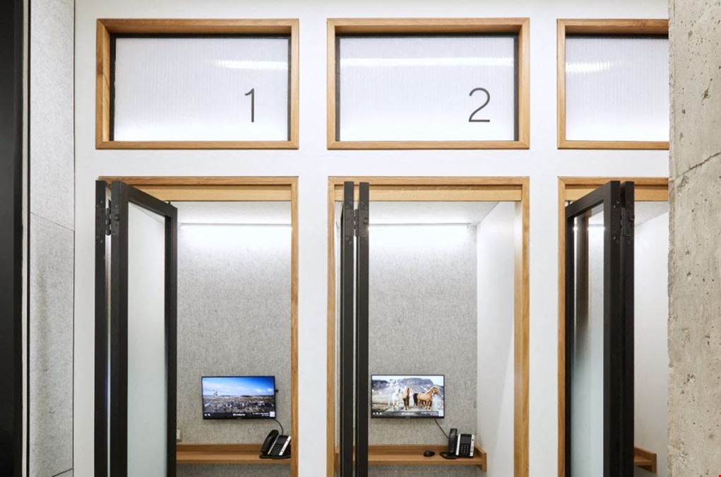 Staples Studio - Toronto - Midtown