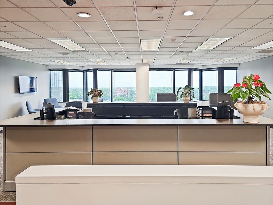 IL, Buffalo Grove - E Lake Cook Rd