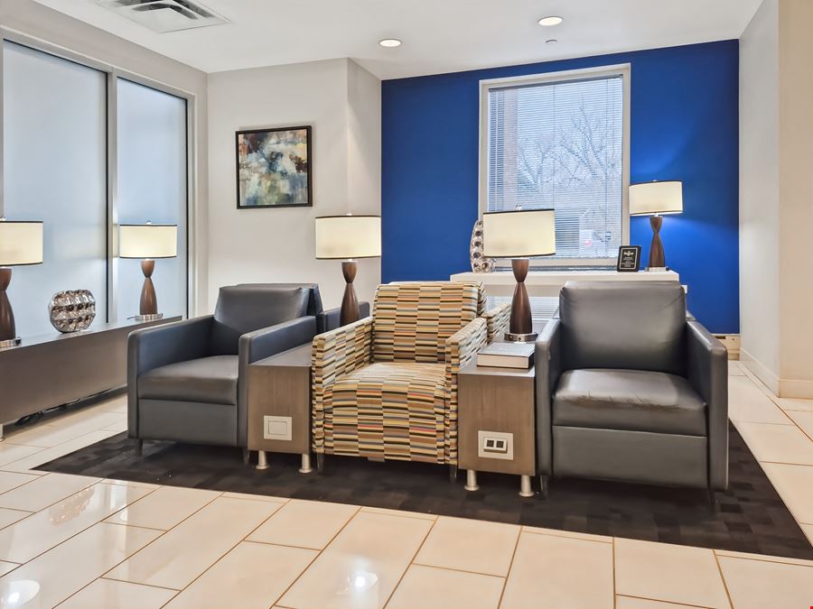 Regus - Louisville - Ormsby III Forest Green