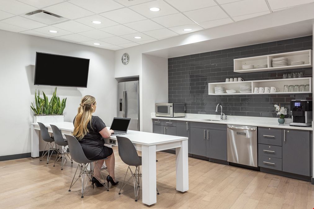 LA, New Orleans - Place St. Charles