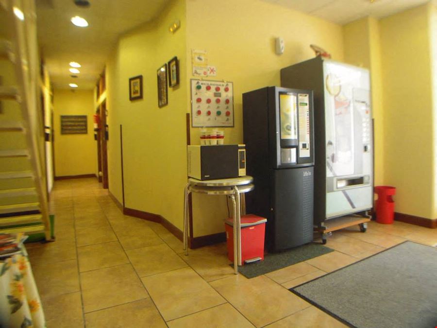 BULEGOAK: Business Center