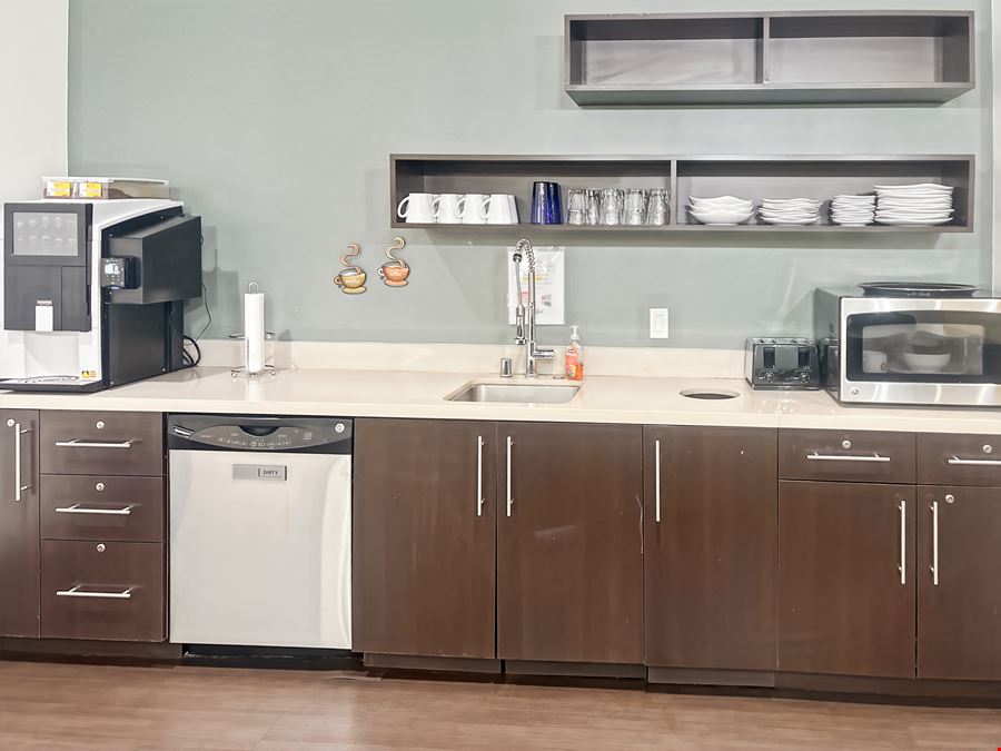 CA, Bakersfield - 4900 California Avenue