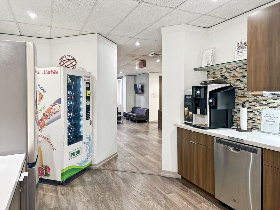 Regus - Toronto - Street