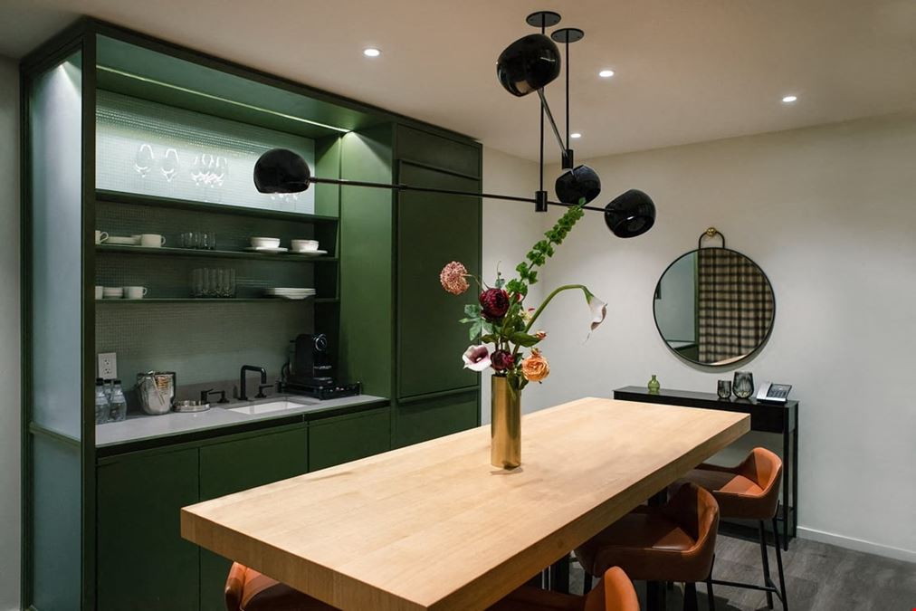 Moxy Chelsea - Mondo Suite